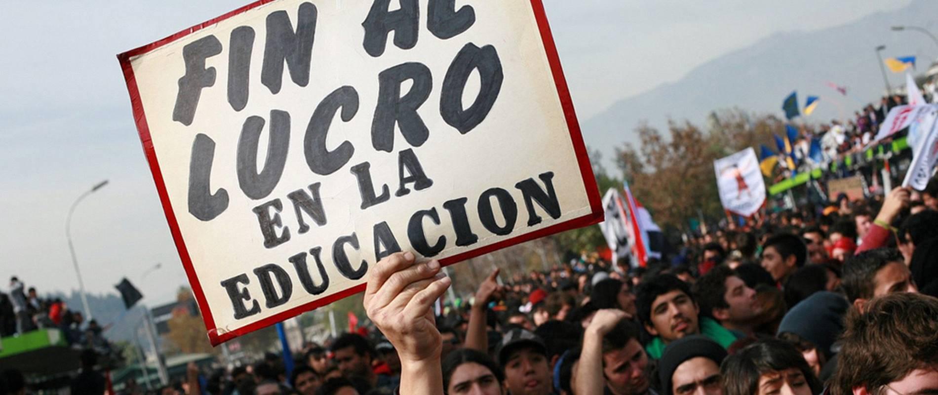 A utopia dos estudantes chilenos em uma cena de Andrés Kalawski